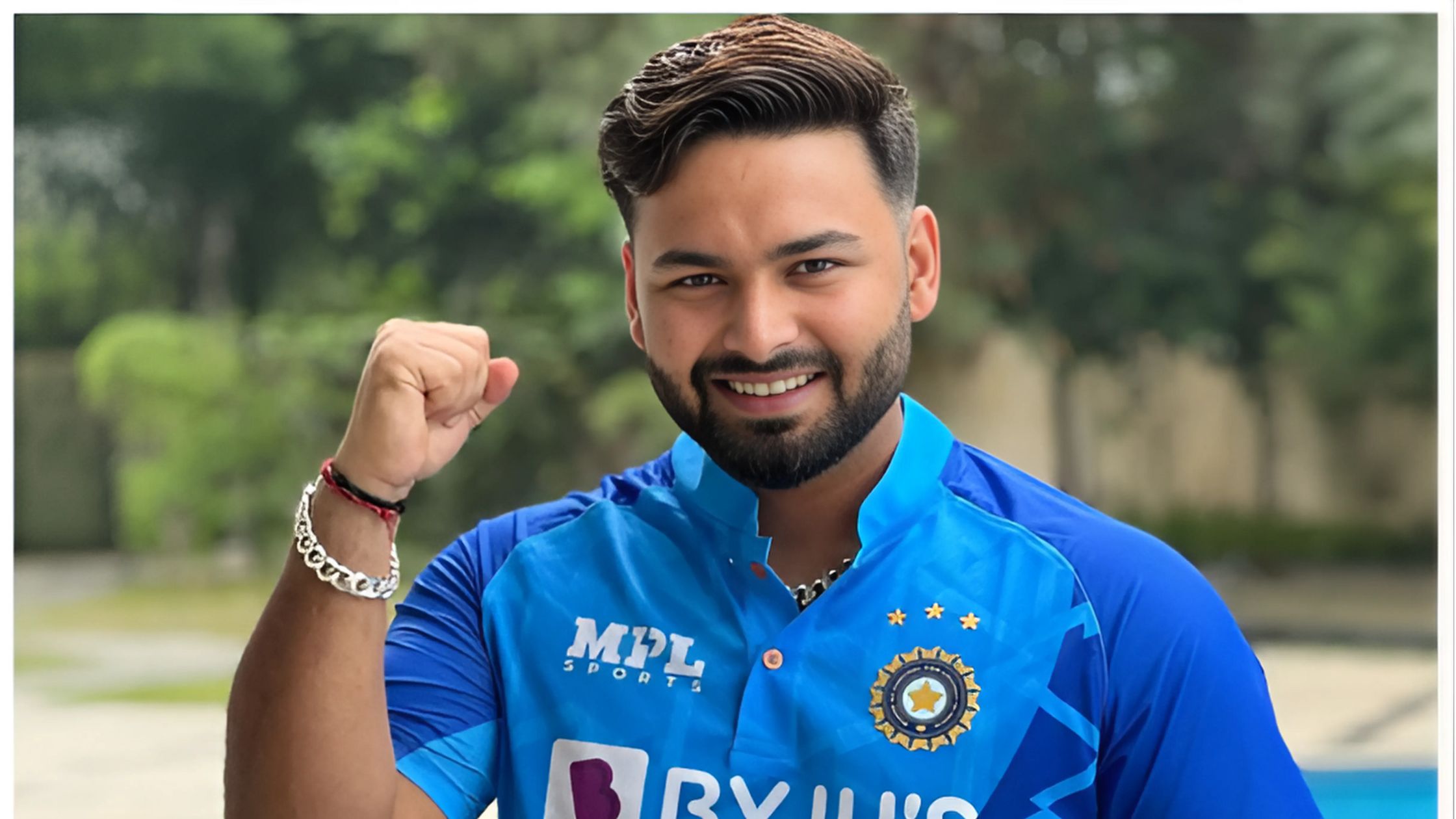 Rishabh Pant Takes Over as Lucknow Super Giants Captain for IPL 2025